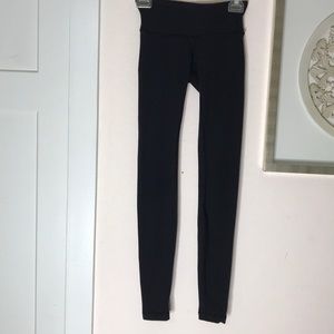 Black low rose lululemon leggings